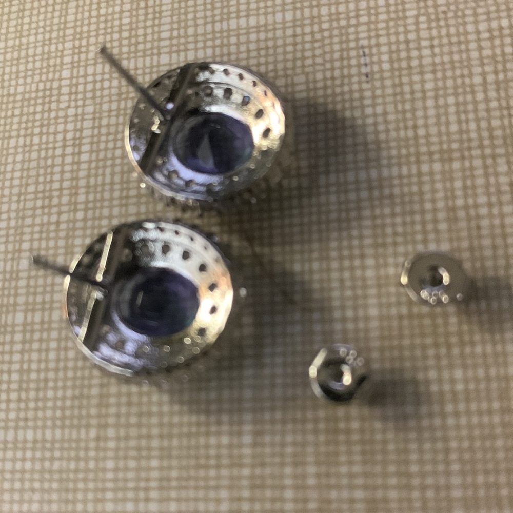 Changing Colors Same Earrings Different Purple/Bl… - image 8